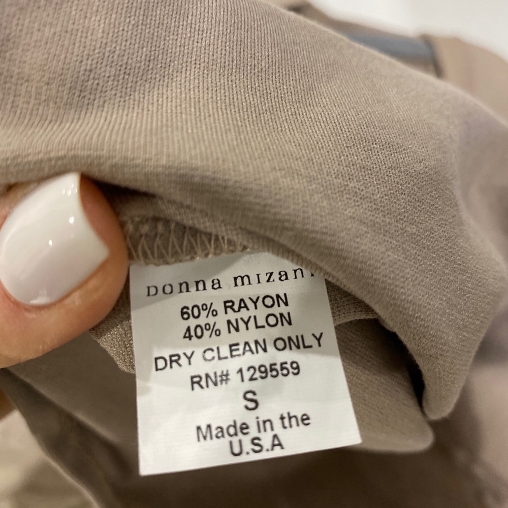 Donna Mizani Long Sleeve Cut Out Mock Neck Top - Picture 4 of 5